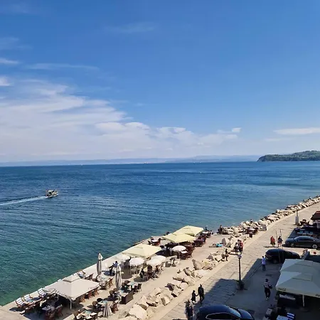 Seafront Punta Apartment *